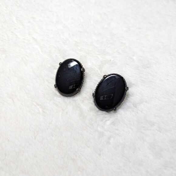 Vintage Large Oval Button Style Black Cabochon Clip Earrings - Picture 8 of 9